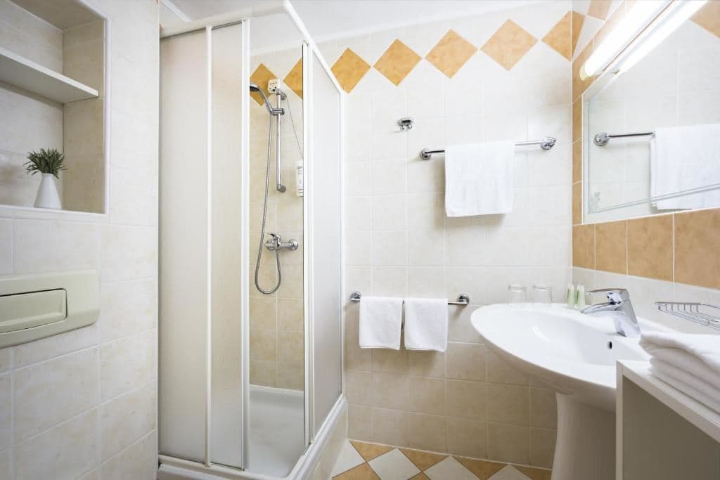 rooms-family-suite-balcony-or-terrace