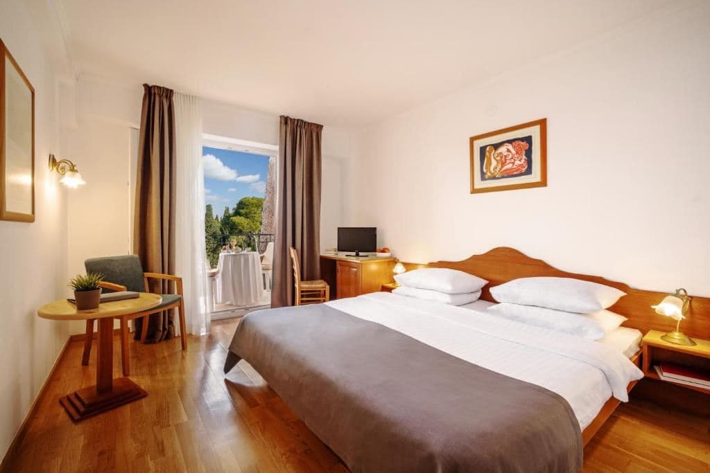 rooms-single-wchild-standard-room-sea-side-balcony-or-terrace