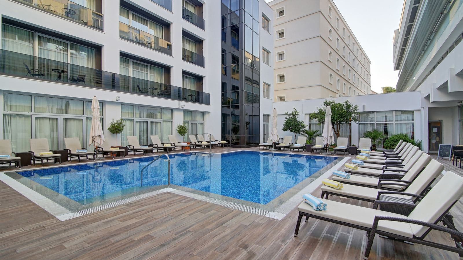 pools-outdoor-pool