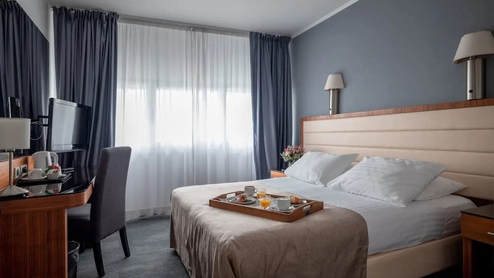 rooms-classic-room