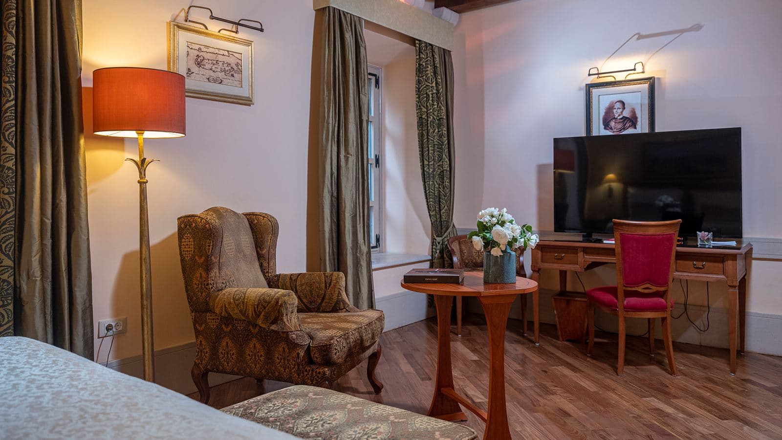 rooms-family-room