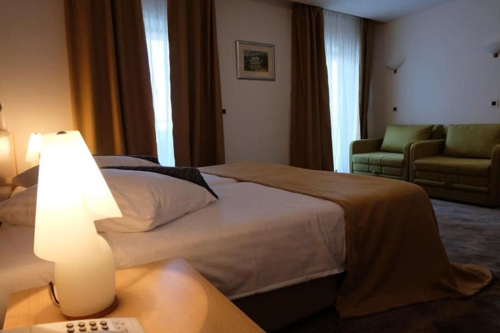 rooms-standard-room-balcony