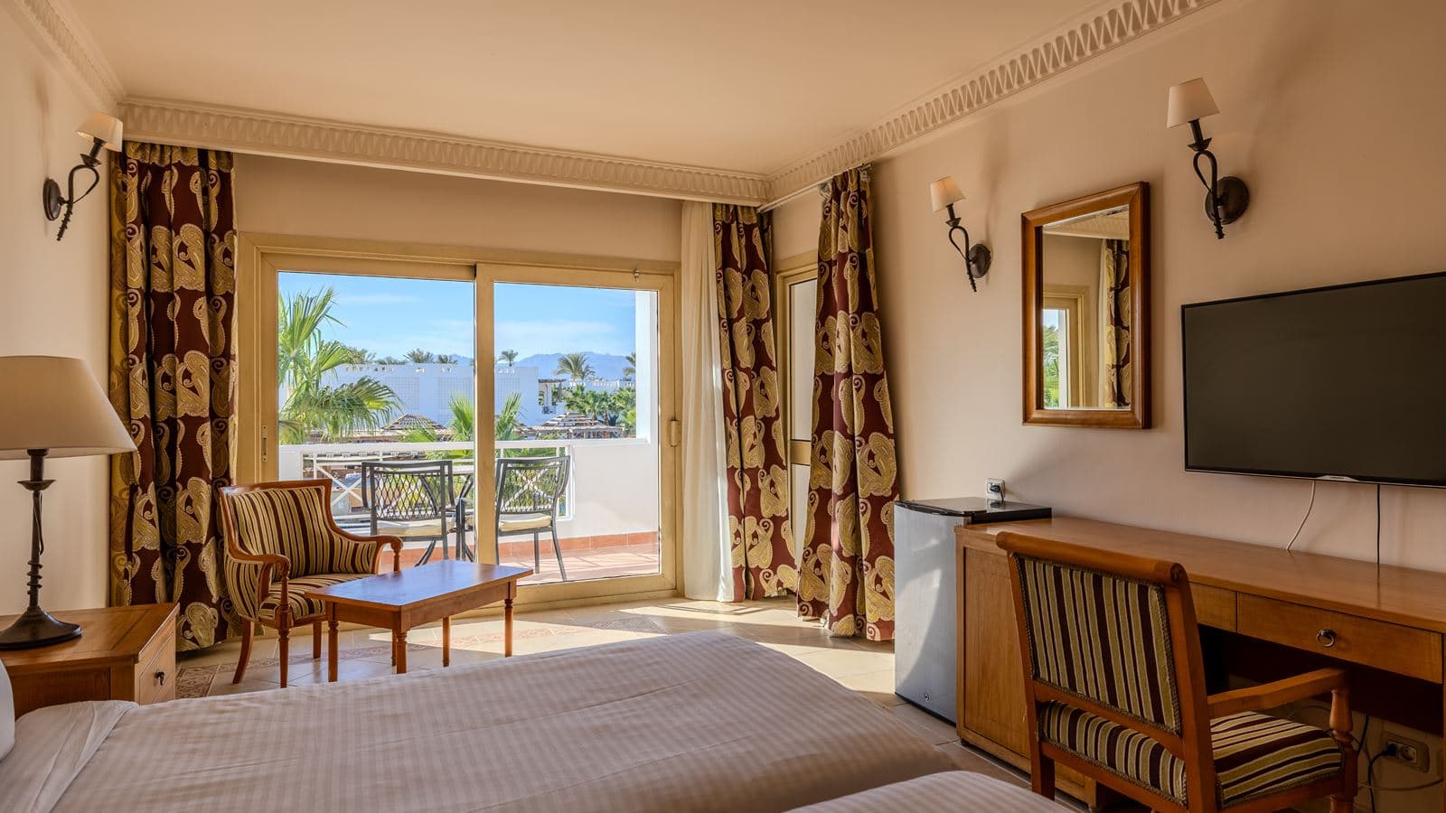 rooms-family-room