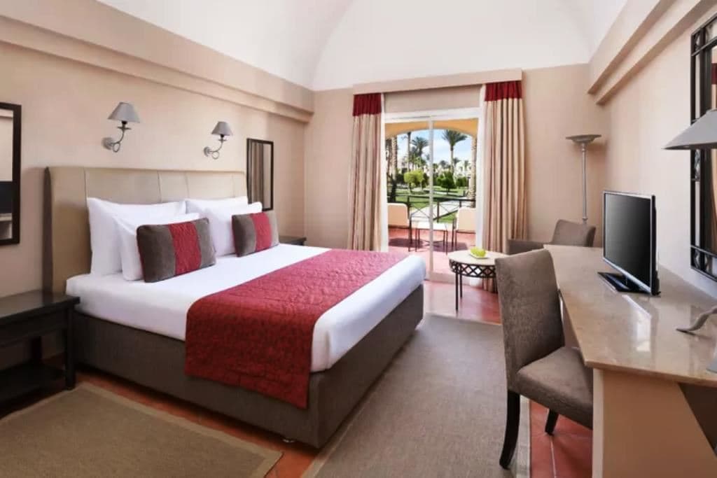 rooms-room-superior-gardenpoolsea-side-viewsea-view