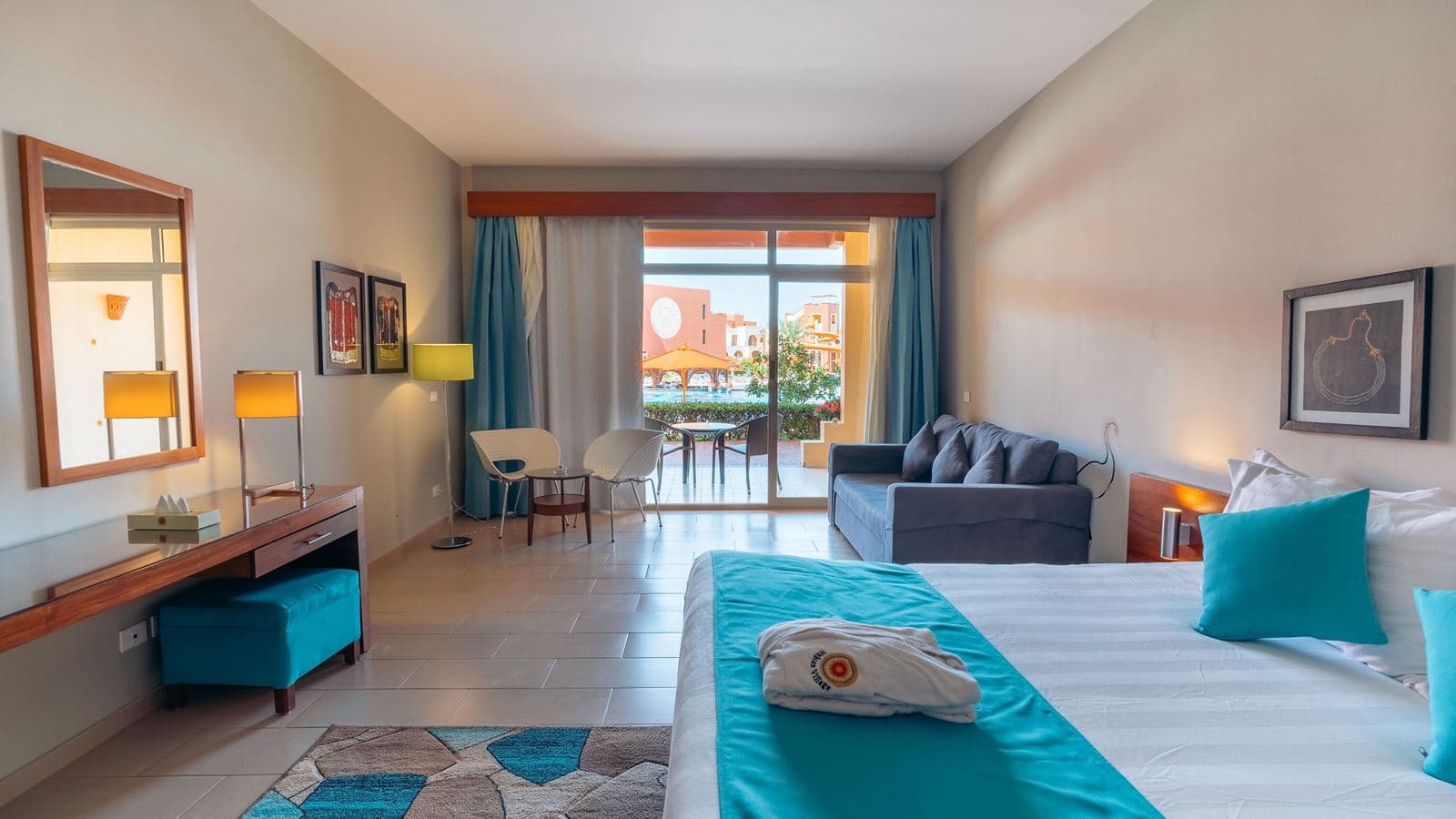 rooms-superior-pool-view