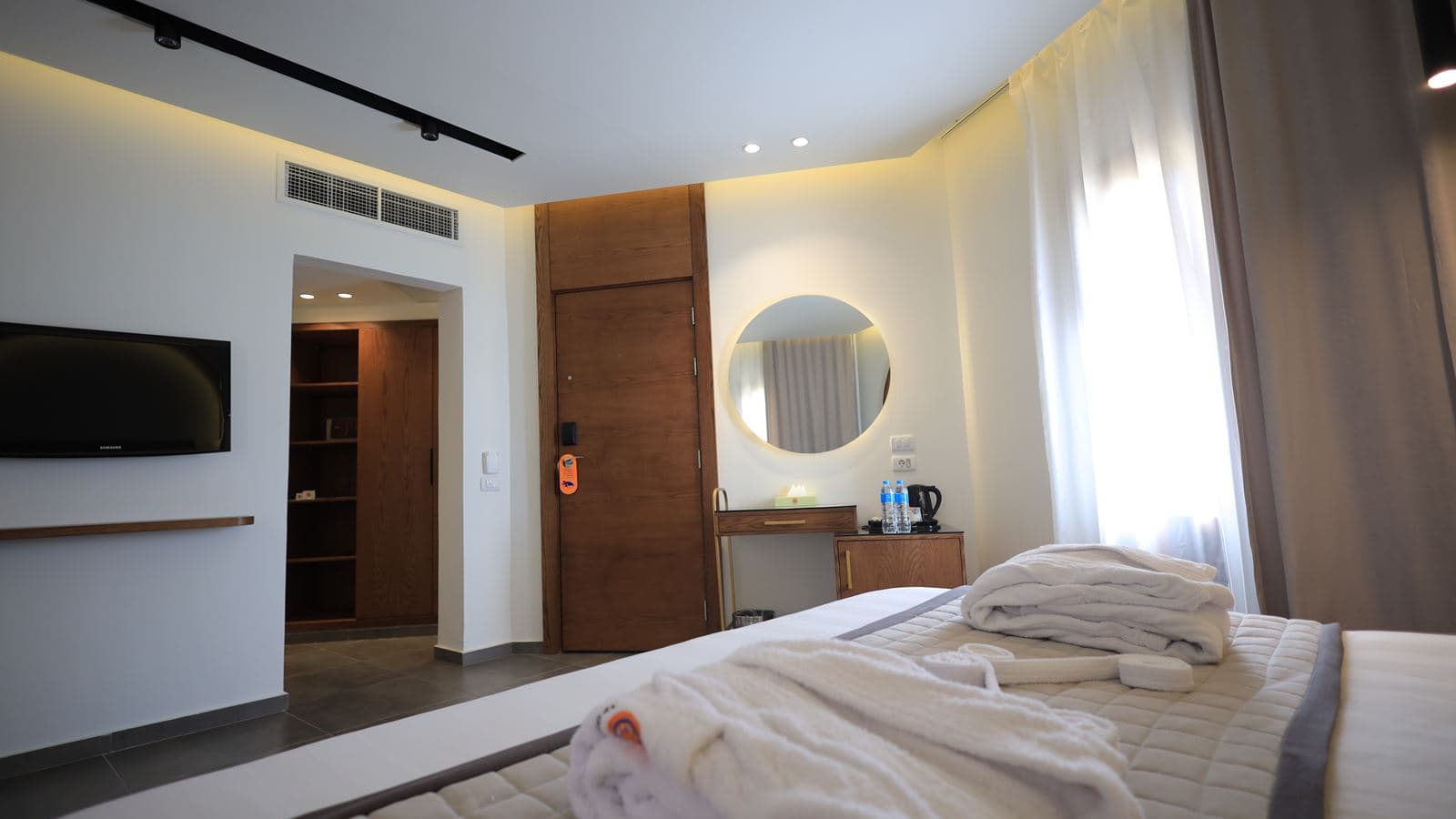 rooms-deluxe-bungalow-room
