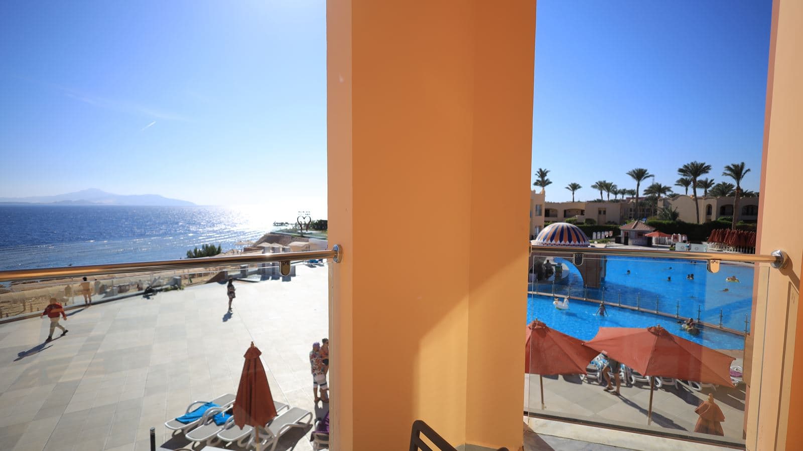rooms-deluxe-seafront-room