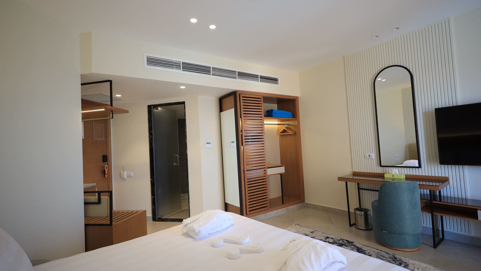 rooms-deluxe-seafront-room