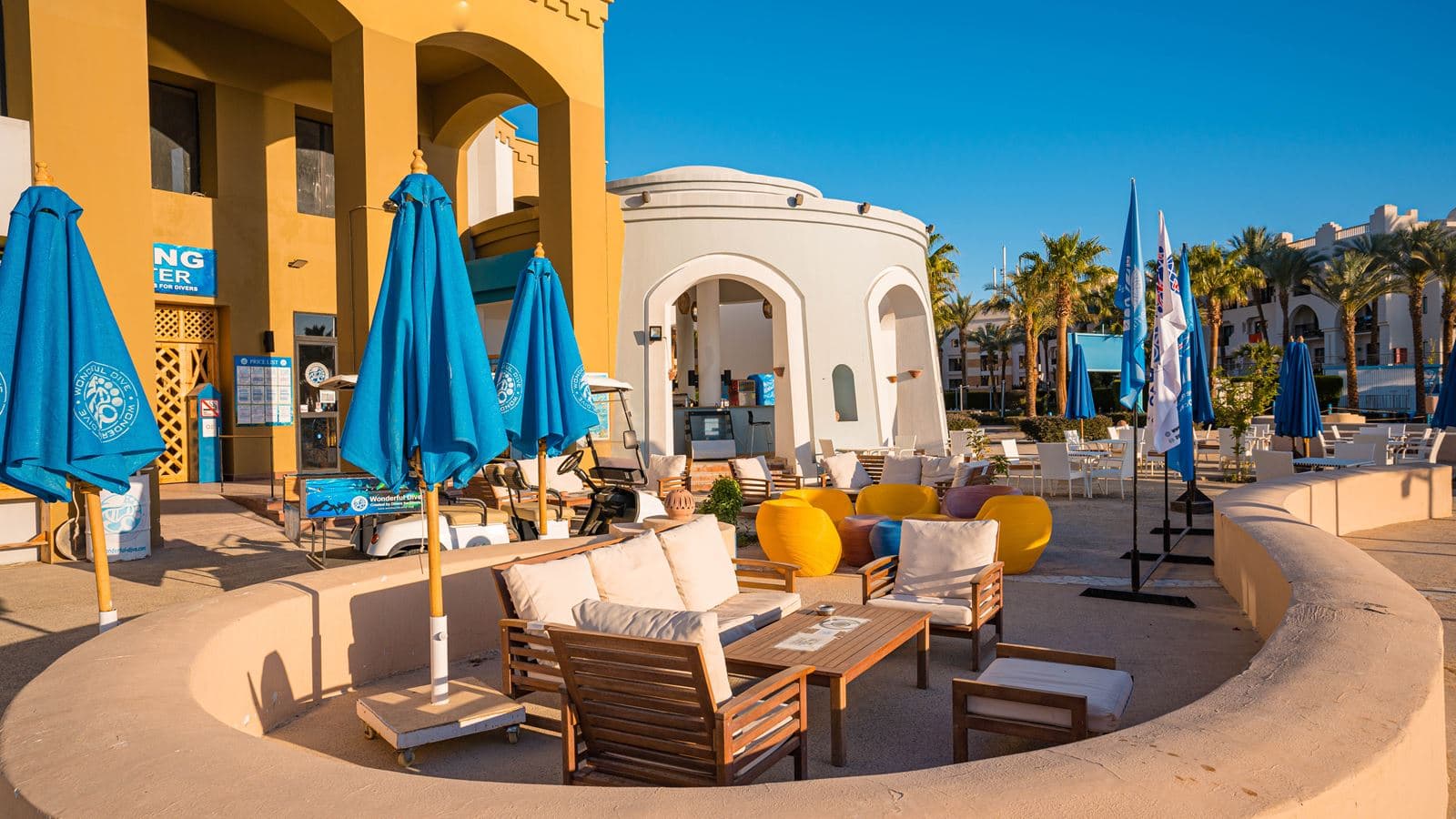 restaurants-marina-beach-bar