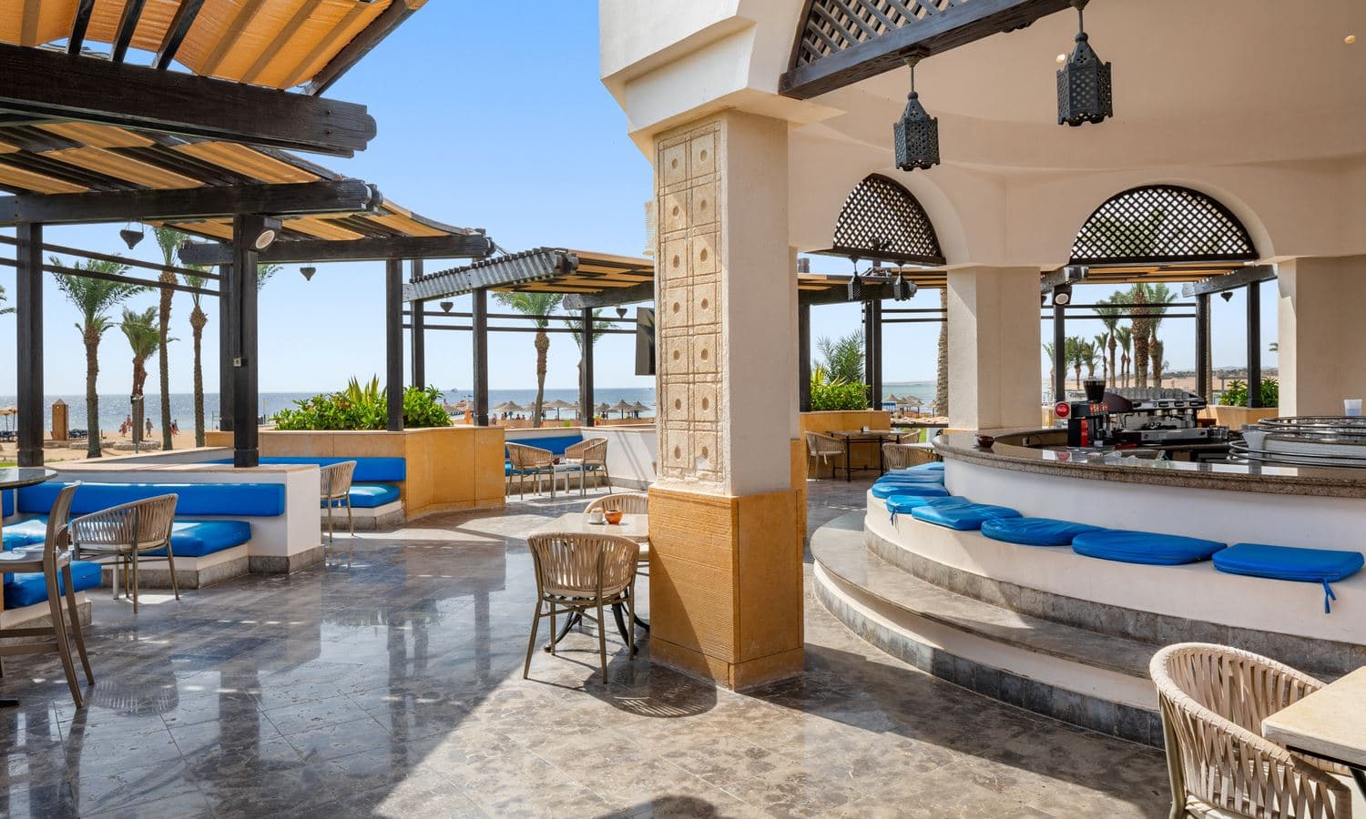 bars-pool-deck-bar