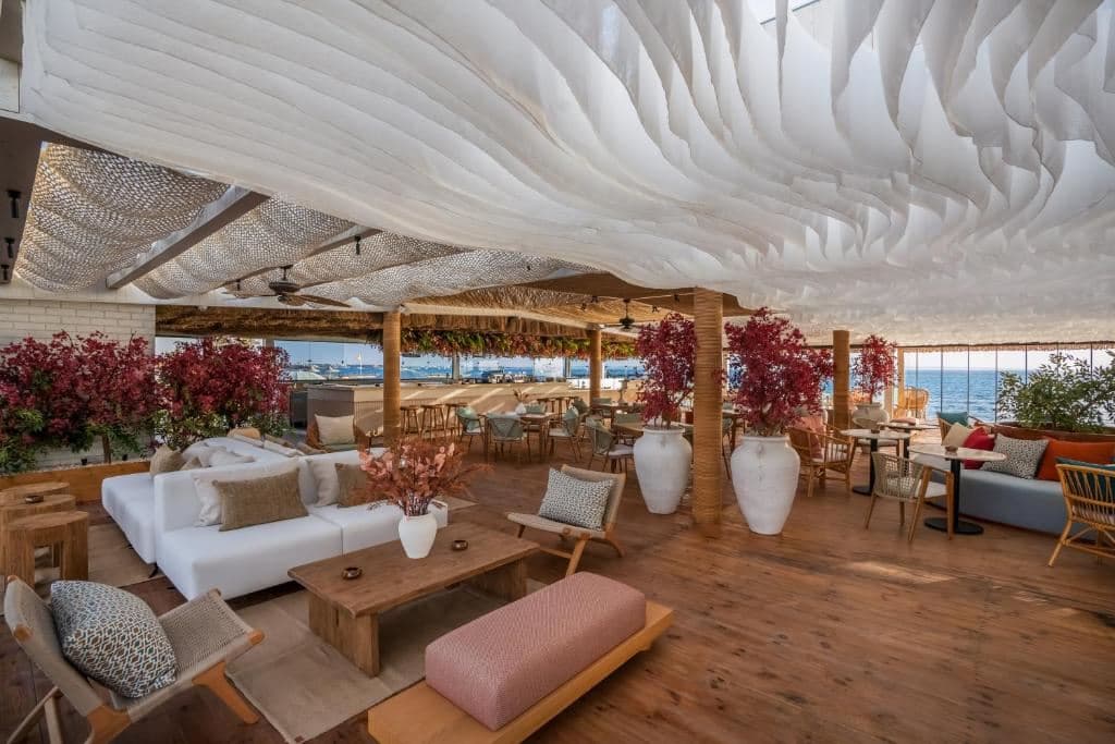 bars-sea-breeze-bar