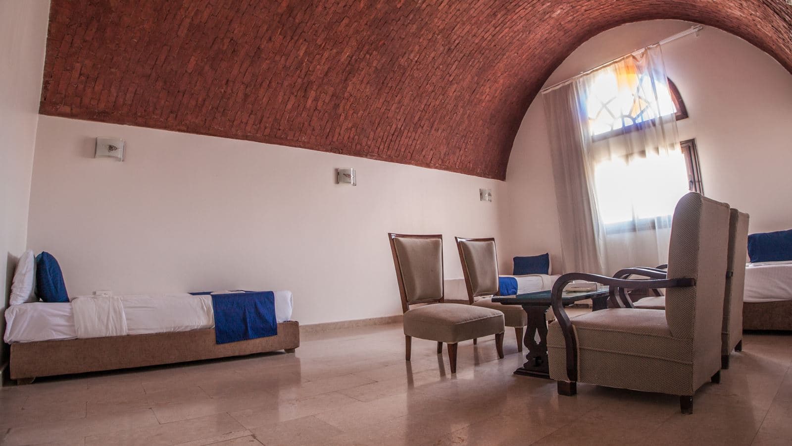 rooms-family-room