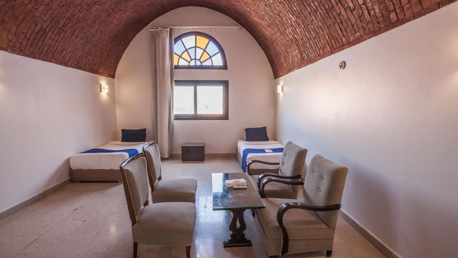 rooms-family-room