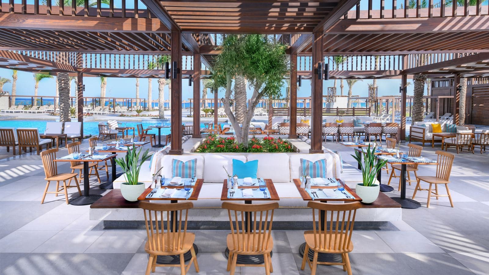 restaurants-anchor-pool-snack-bar
