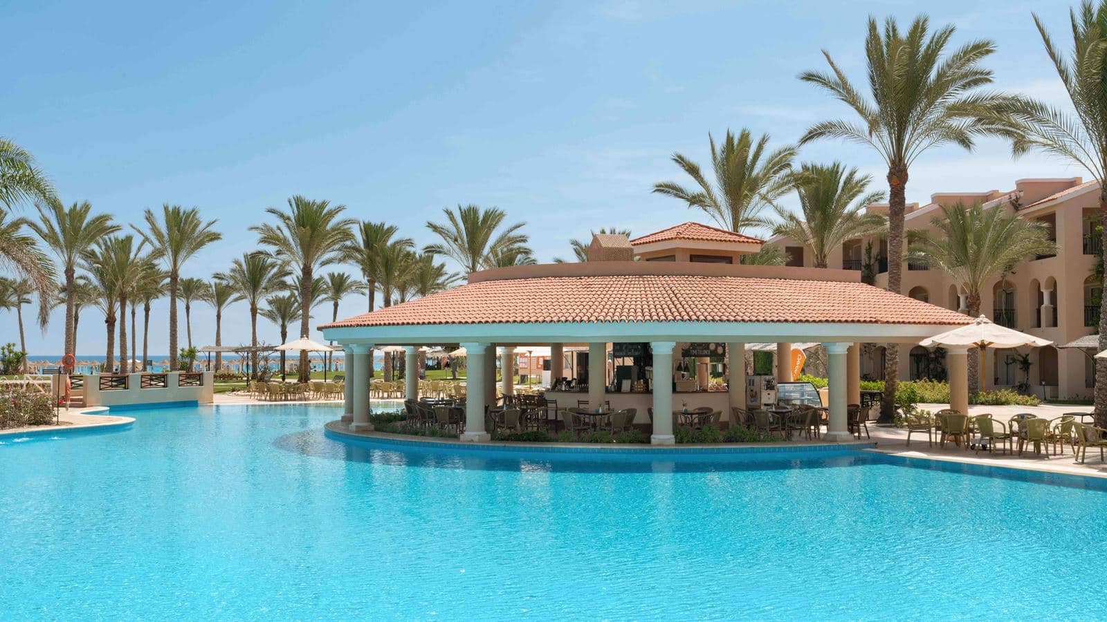 bars-la-breeze-pool-bar