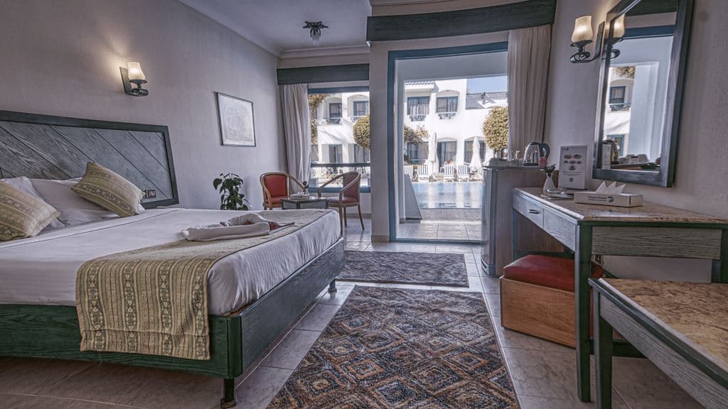 rooms-pool-view-room