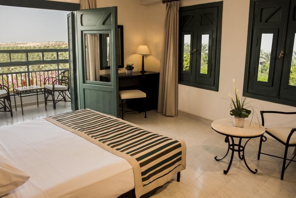 rooms-superior-family-room