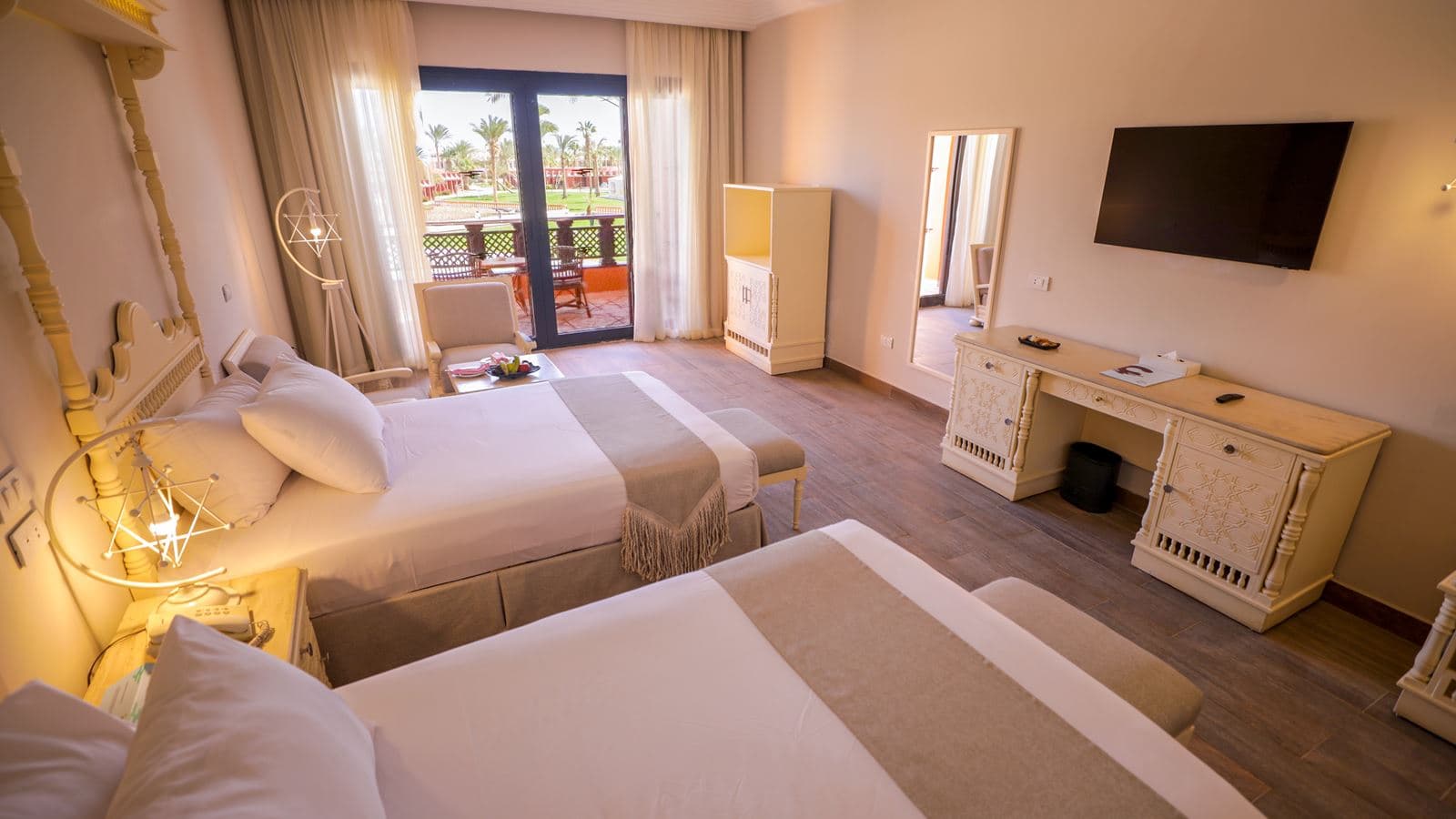 rooms-deluxe-rooms