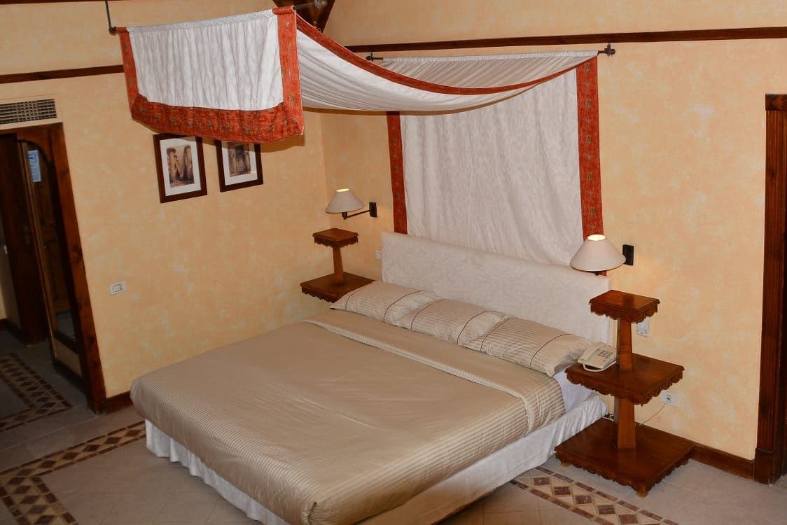rooms-family-room