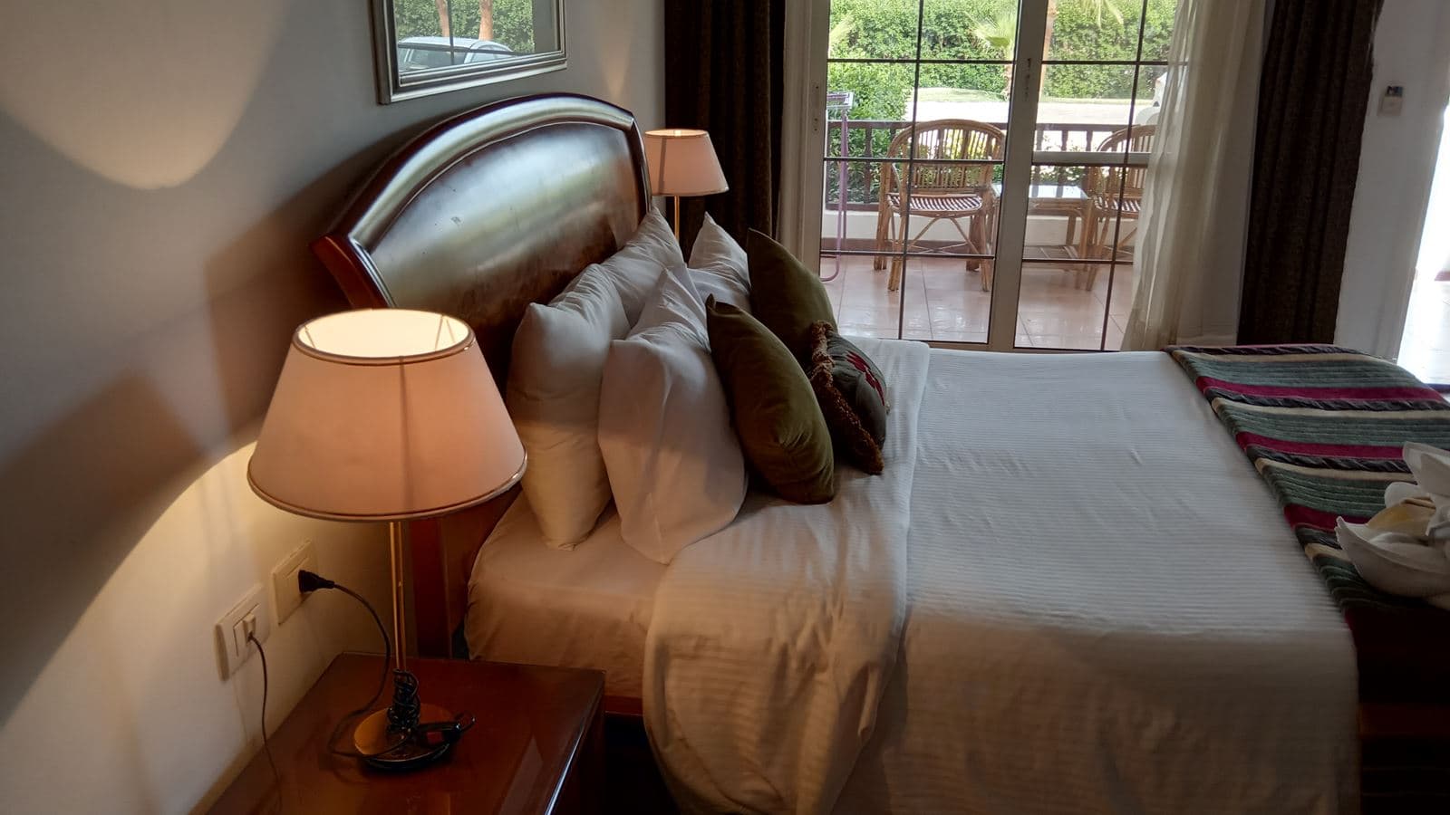 rooms-deluxe-rooms