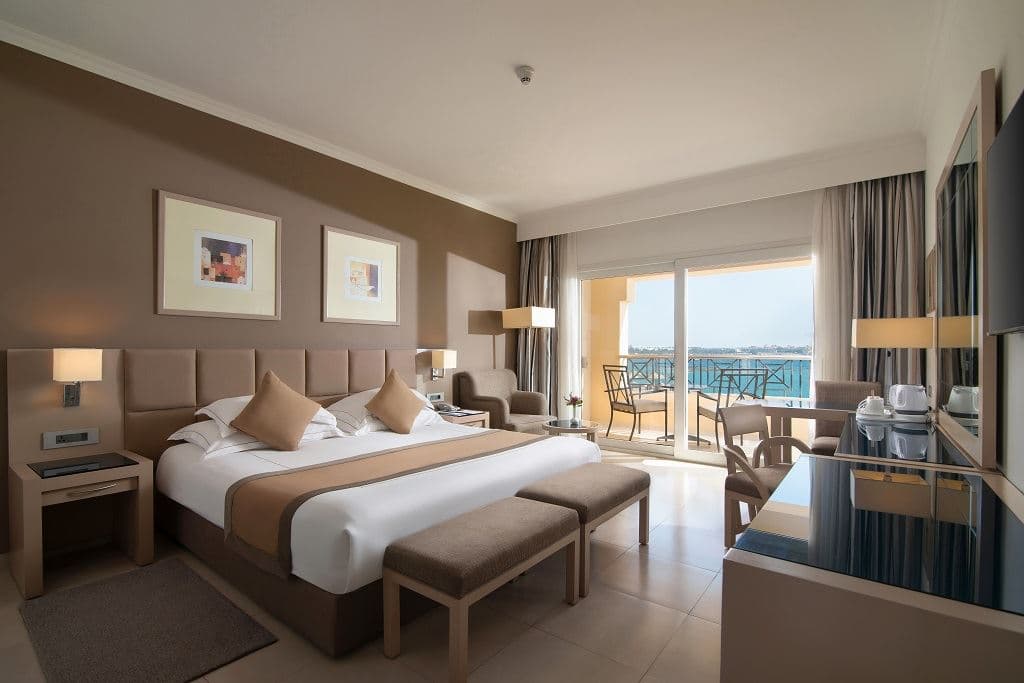 rooms-room-premium-deluxe-beach-front