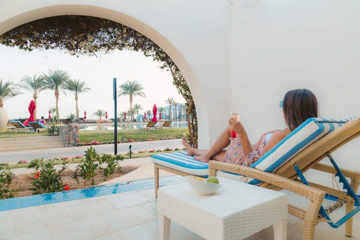 rooms-deluxe-room-sea-view