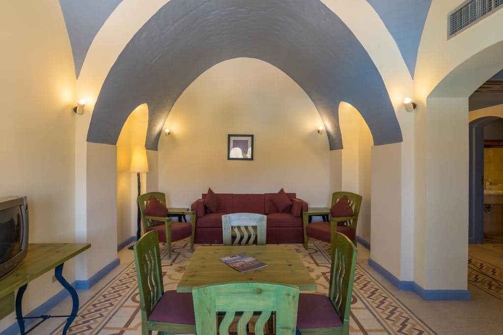 rooms-senior-suite