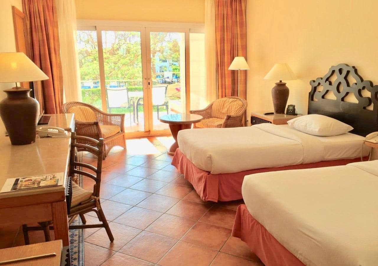 rooms-superior-pool-view-room