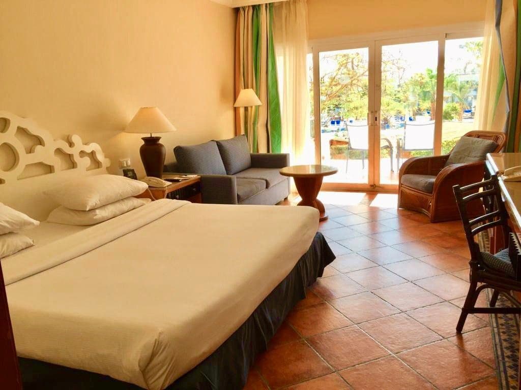 rooms-superior-pool-view-room