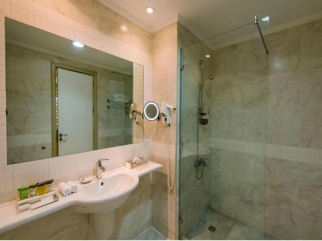 rooms-seaview-room