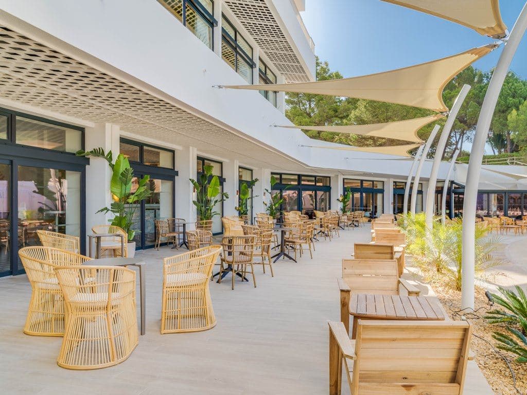 bars-coral-pool-bar