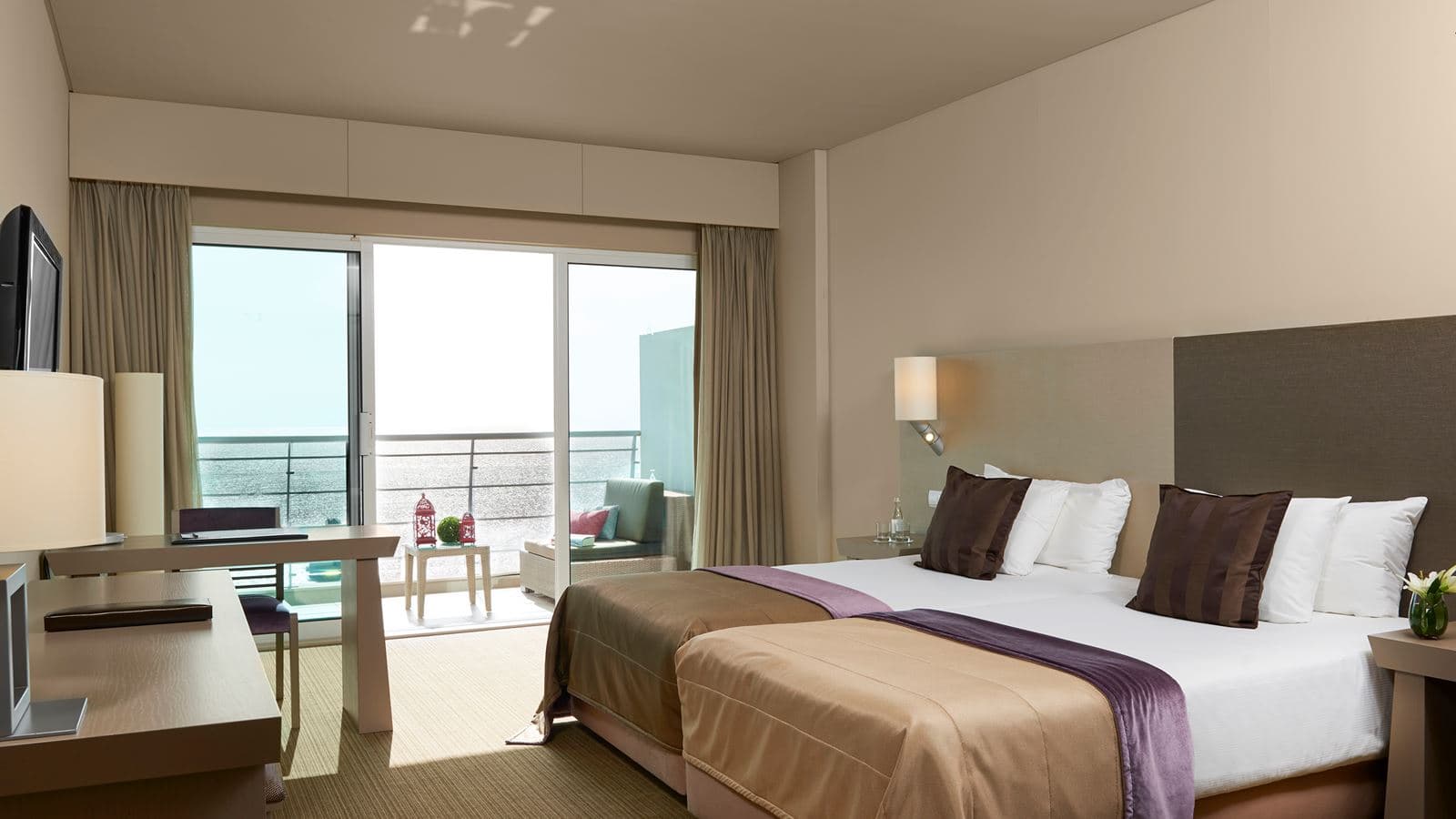 rooms-premium-suite-sea-view-with-full-equipped-kitchen