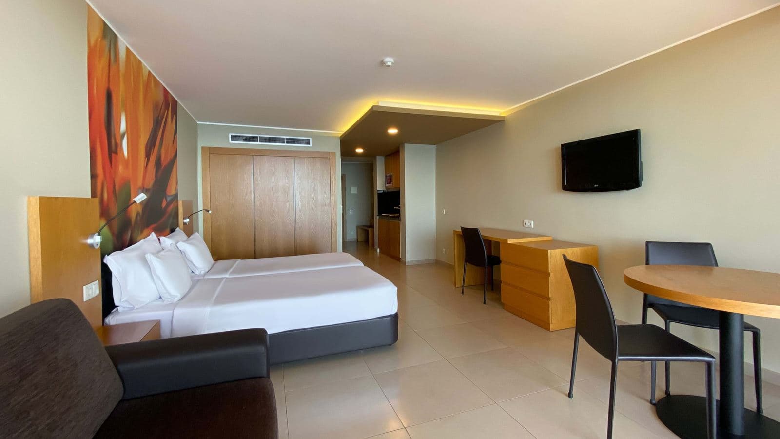 rooms-family-room