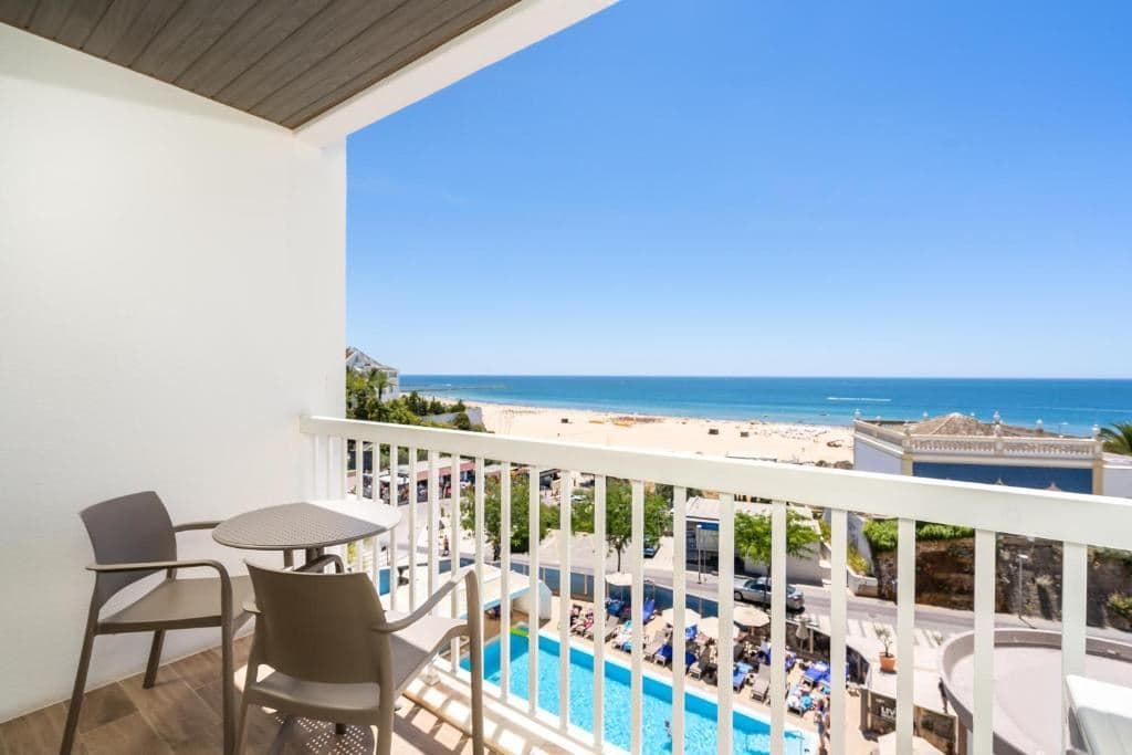 rooms-dm--double-premium-front-sea-view