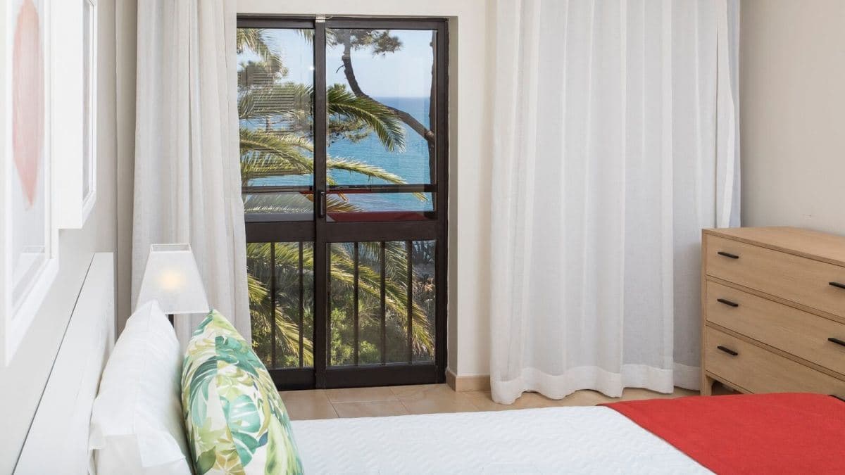 rooms-2v-apt-2-sea-view