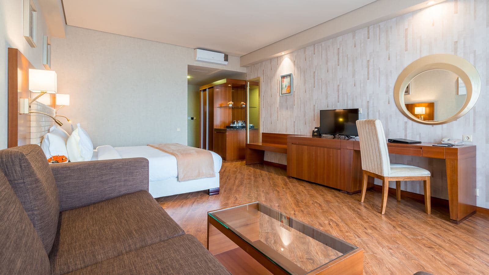 rooms-deluxe-room