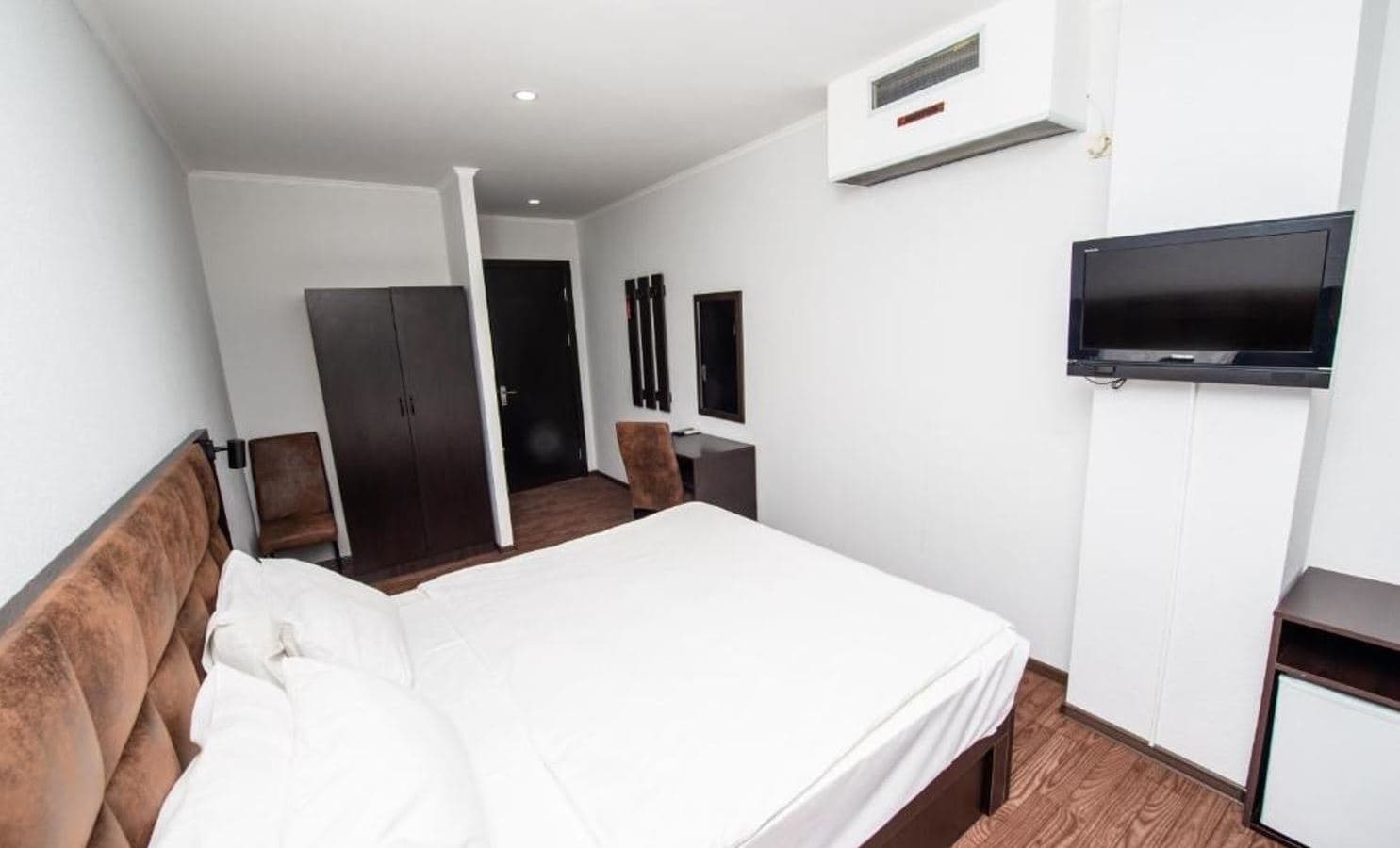 rooms-dbl-room