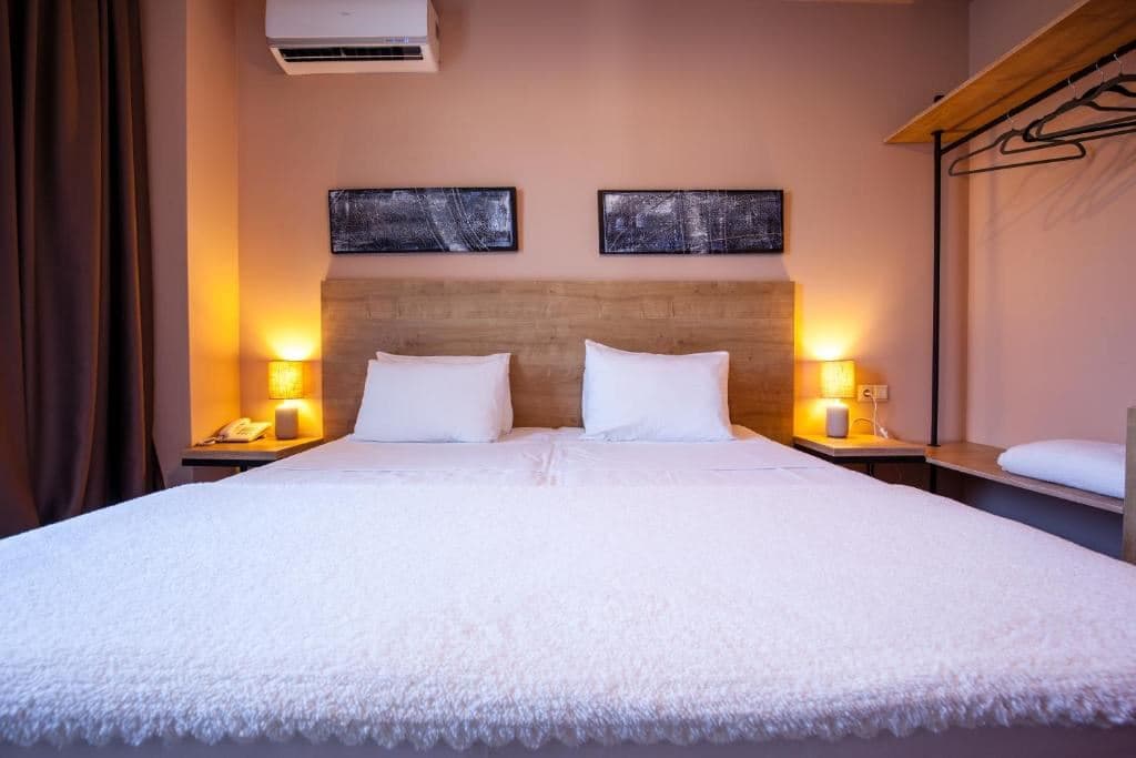 rooms-dbltwin-standard-room-front-view