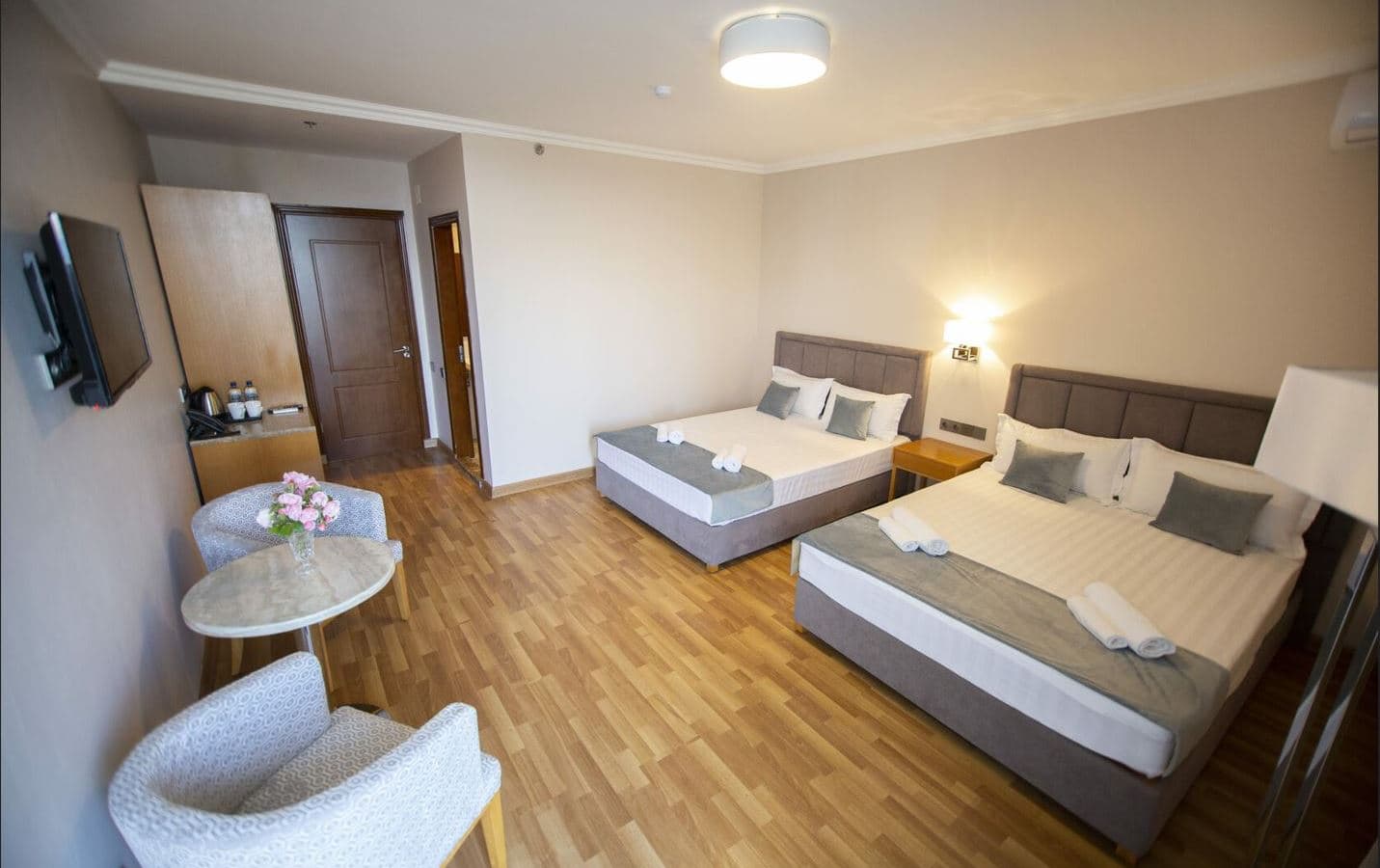 rooms-family-room