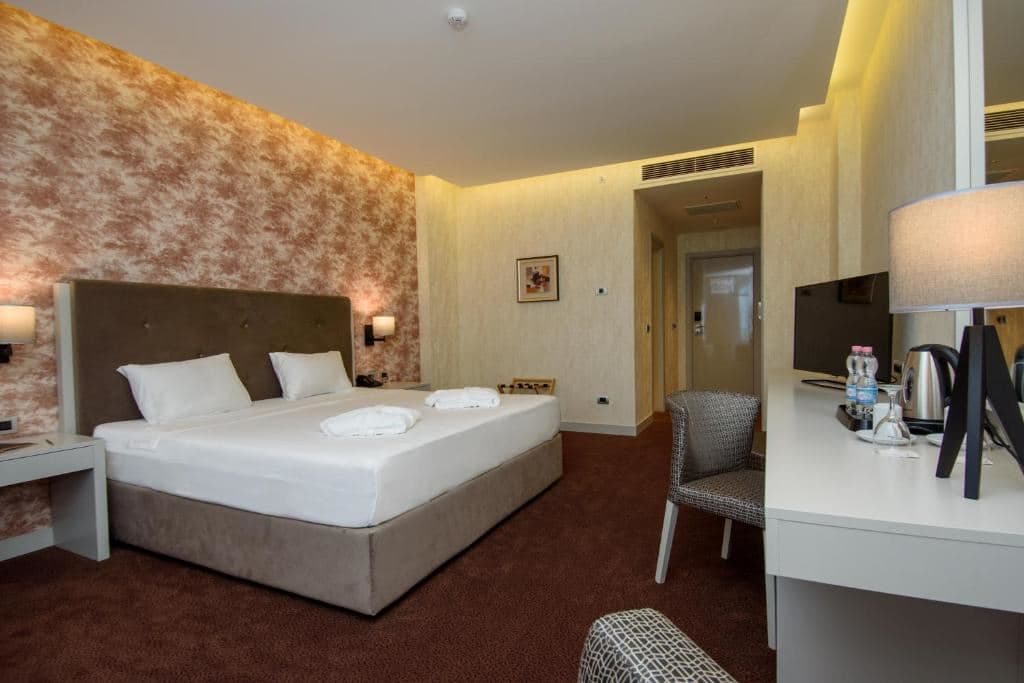 rooms-dbl-sv-with-balcony