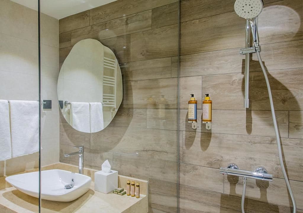rooms-dbl-mw-room