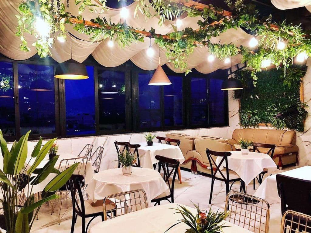 restaurants-restaurant