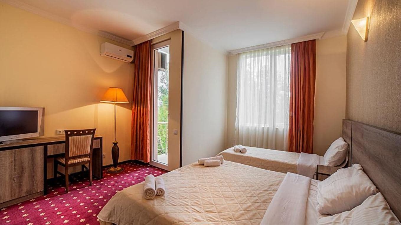 rooms-trpl-room