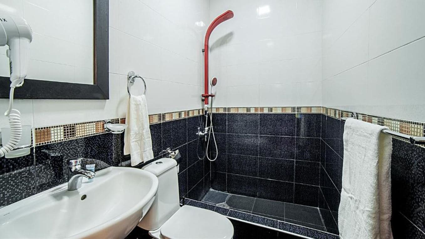 rooms-trpl-room