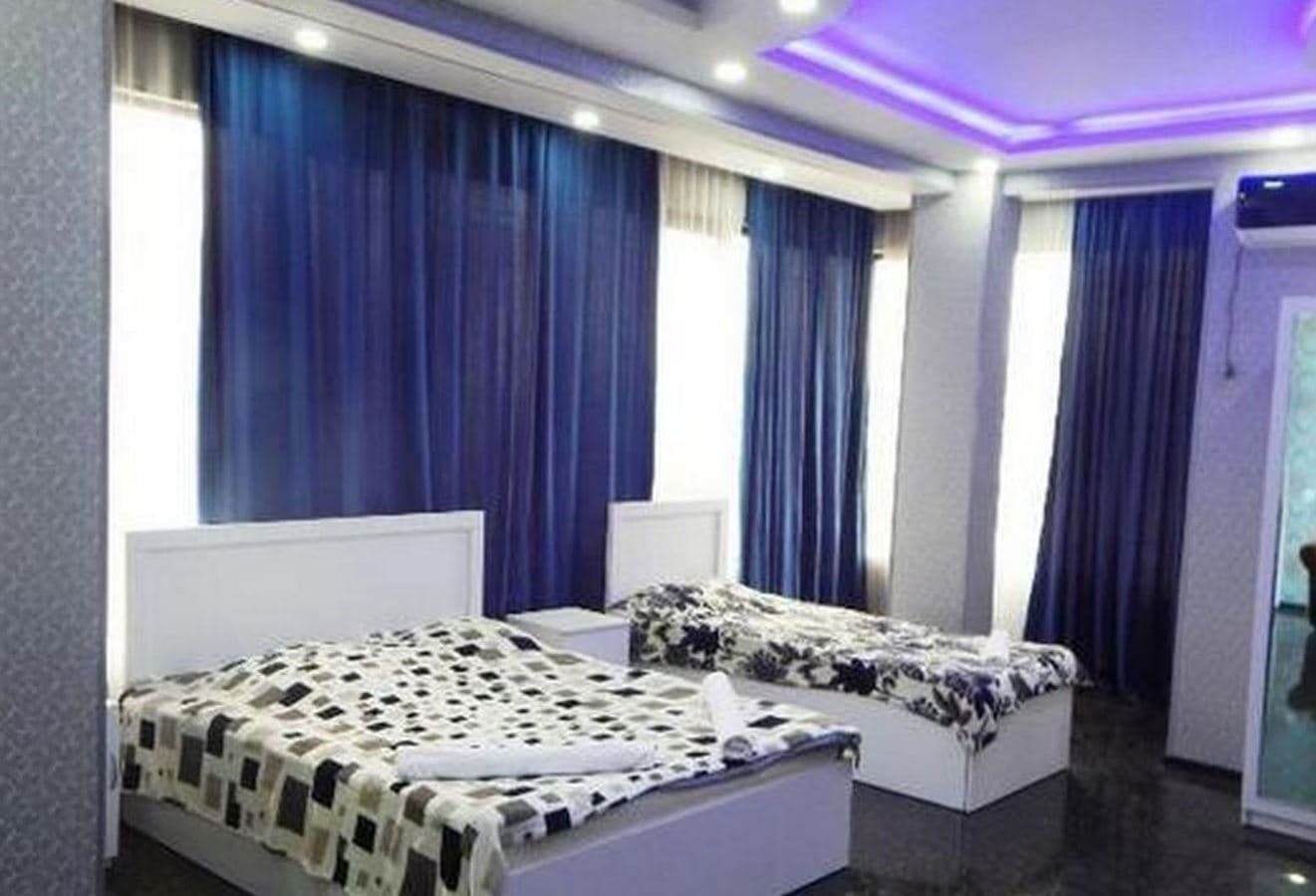 rooms-quadrupl-room