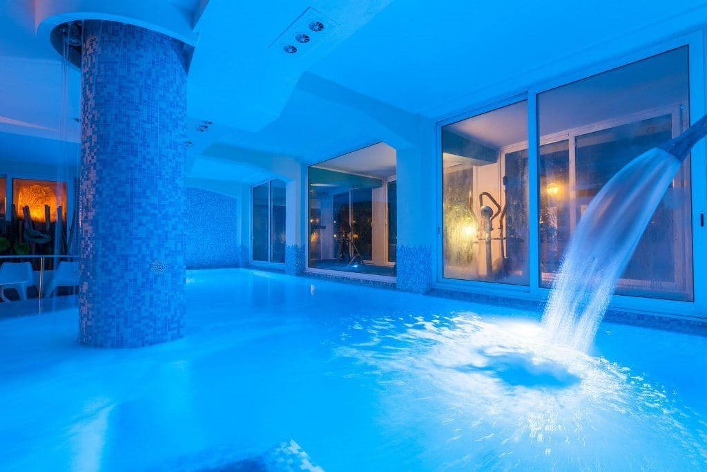 pools-indoor-pool