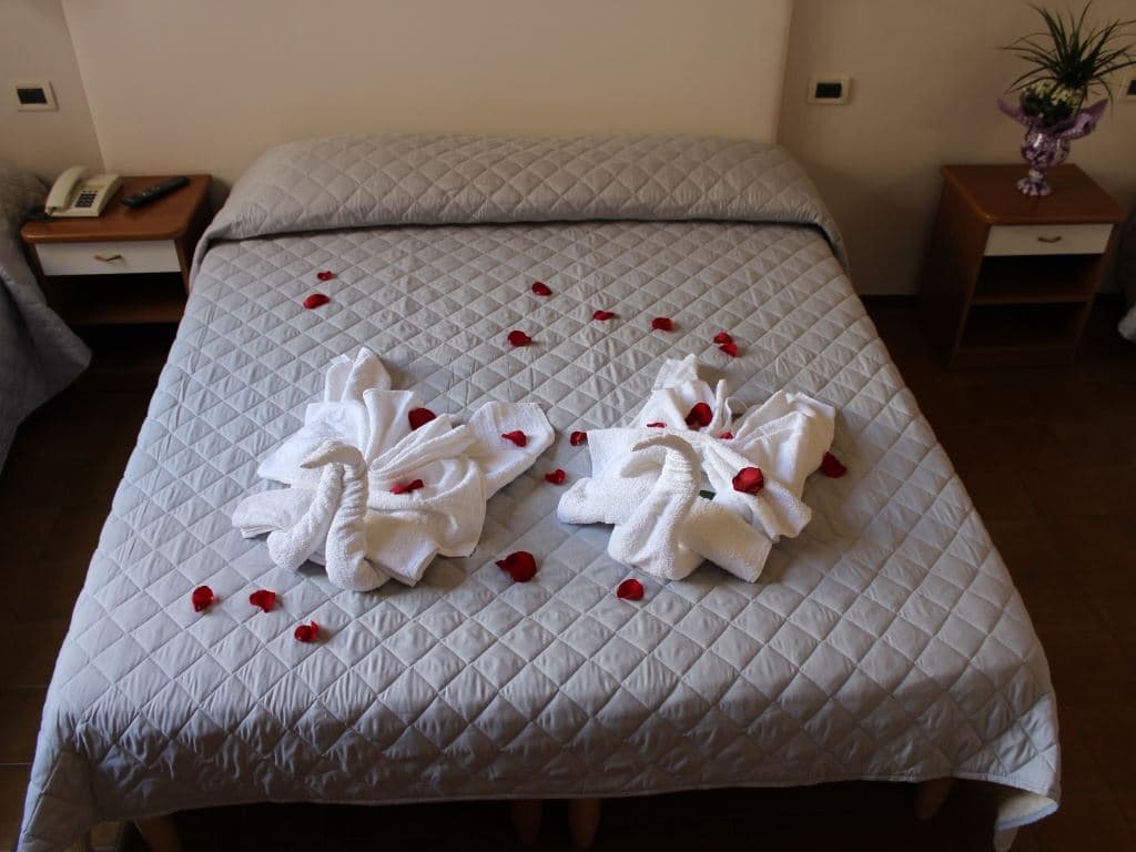 rooms-standard-room