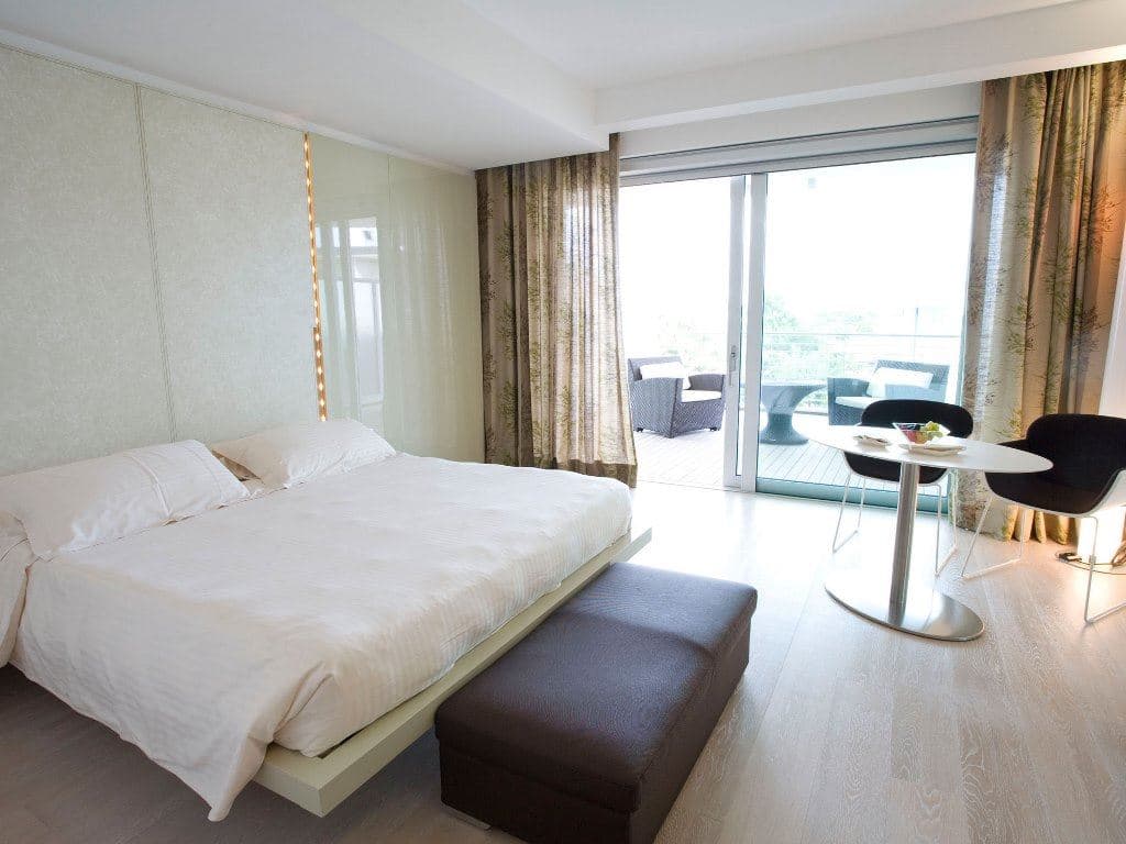 rooms-comfort-room-with-balcony