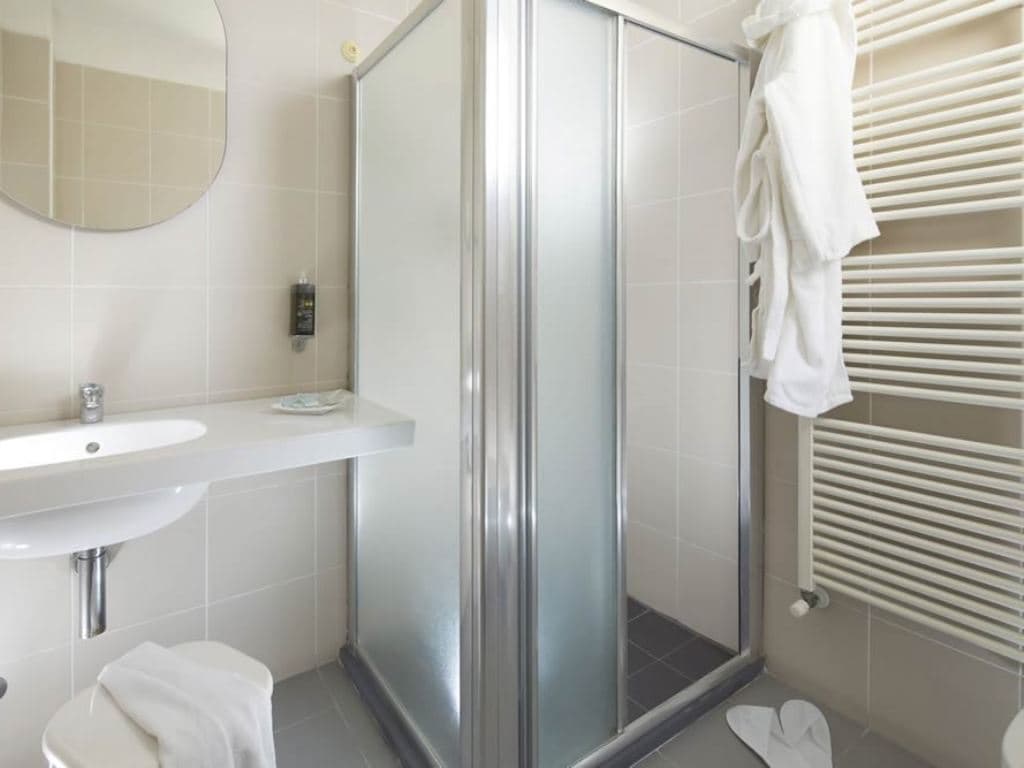 rooms-basic-room