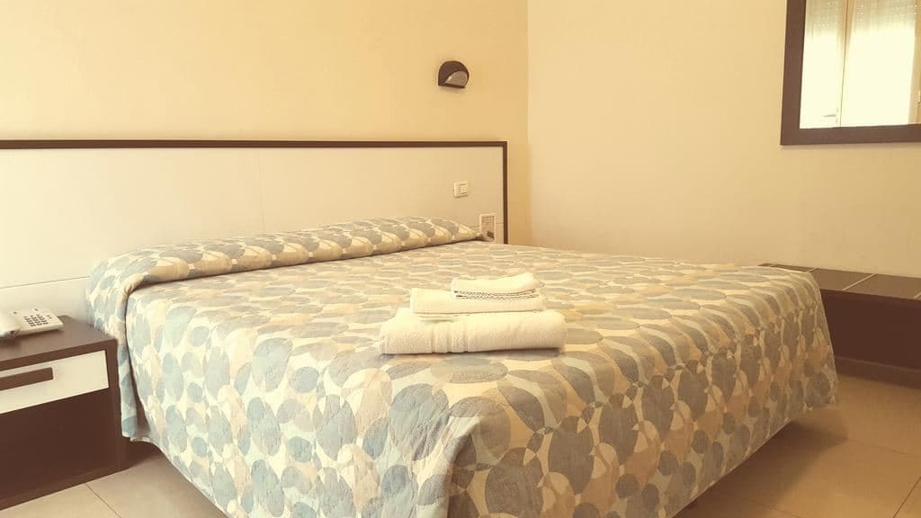 rooms-standard-room